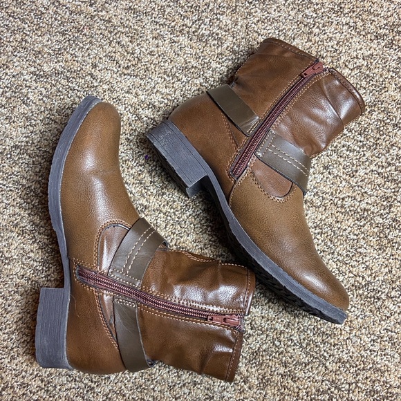 Earth Spirit Tan/Brown Side-Zip Ankle Boots Size 8 - Picture 2 of 7